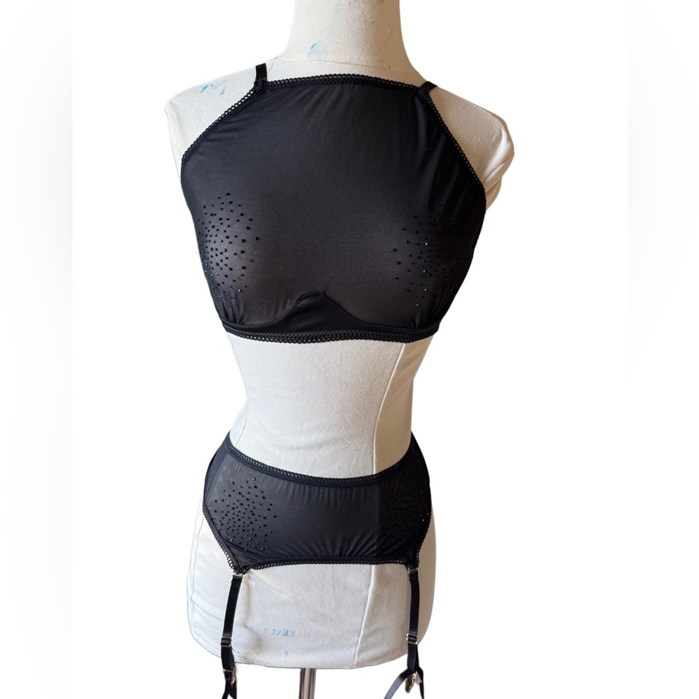 New Frederick’s of Hollywood sheer black rhinestone Zola Women's lingerie Set M